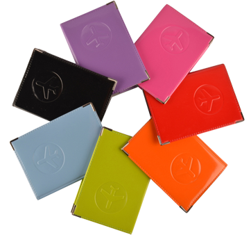 La sélection spéciale de Bureau Vallée pour la Saint-Valentin 2 etui_passeport_couleurs