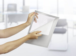 Cadre_affichage_duraframe_a4_durable_4872_23_APP_W_LR