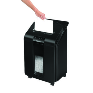 Fellowes présente le destructeur AutoMax 100M 2 100M-paperfeed_083118