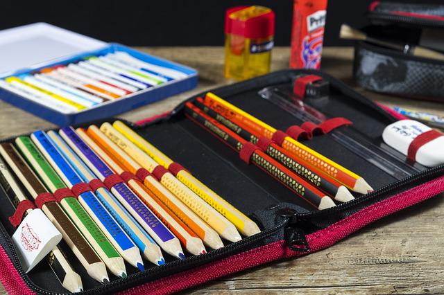 Rentrée scolaire en CM2 : la liste des fournitures scolaires en détails