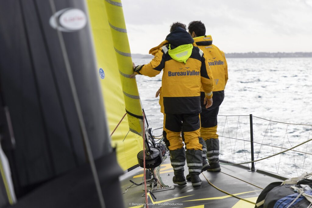 Transat Jacques Vabre : Louis Burton et Bureau Vallée, une traversée guidée par des valeurs partagées 1 BI BV wind4prod 61 scaled 1