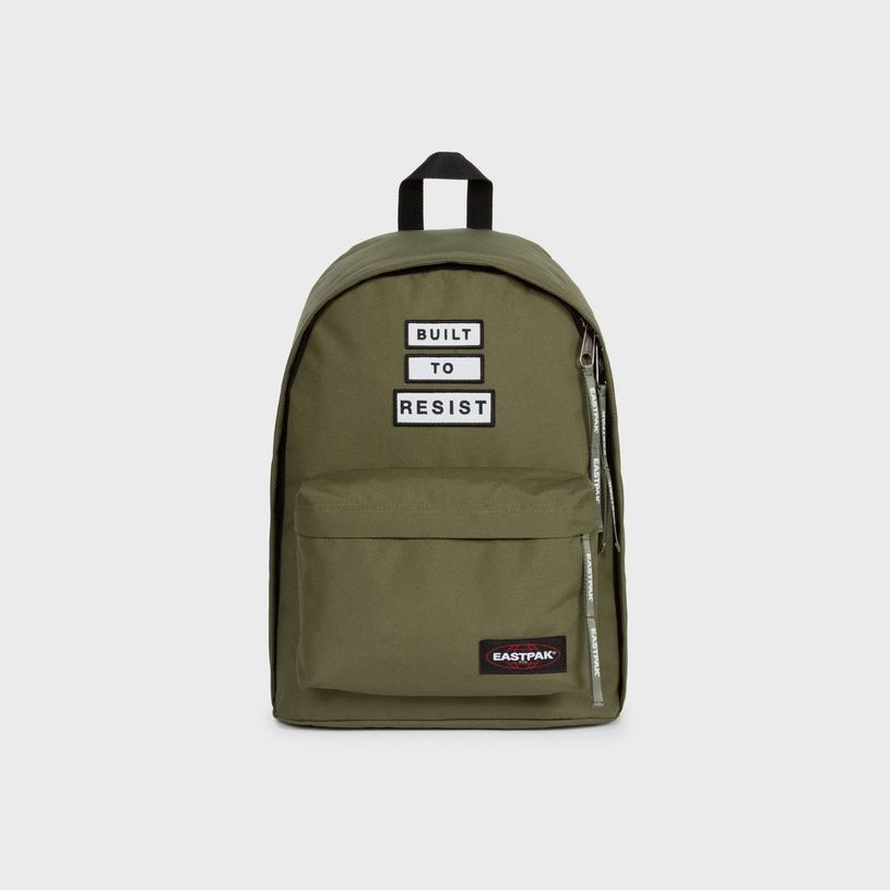 1949053879364-EASTPAK Out Of Office - Sac à dos bold badge avec compartiment pour ordinateur portable-P_405156289_1-0